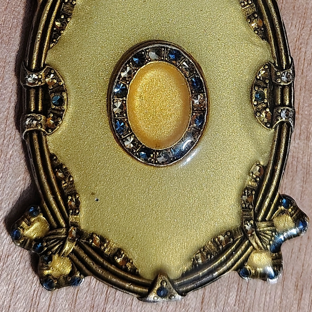 Vtg Victorian Revival Edwardian Brass Blue Rhinestones Lucite Brooch Pin - Picture 6 of 7